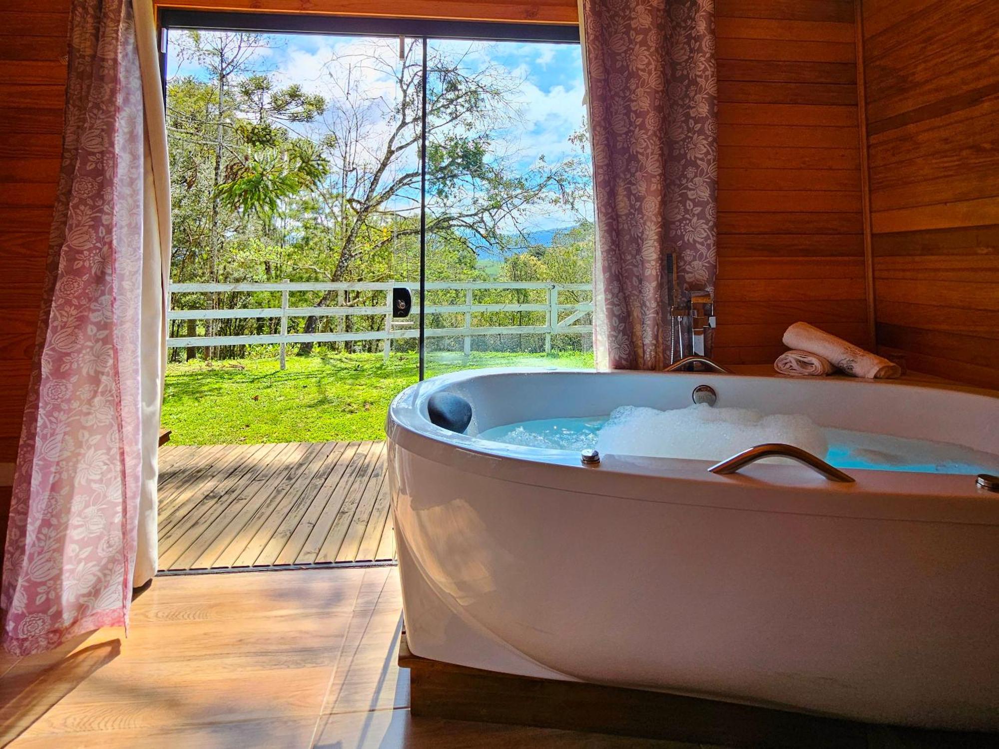 Cabana Com Hidromassagem بوم ريتيرو المظهر الخارجي الصورة